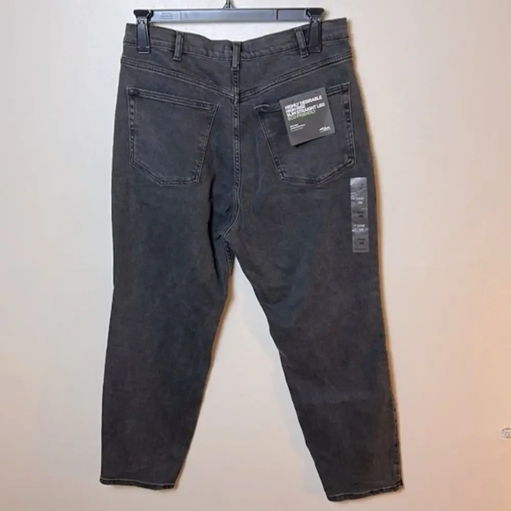 NWT Silver Jeans black Highly Desirable slim straight jeans, 20W